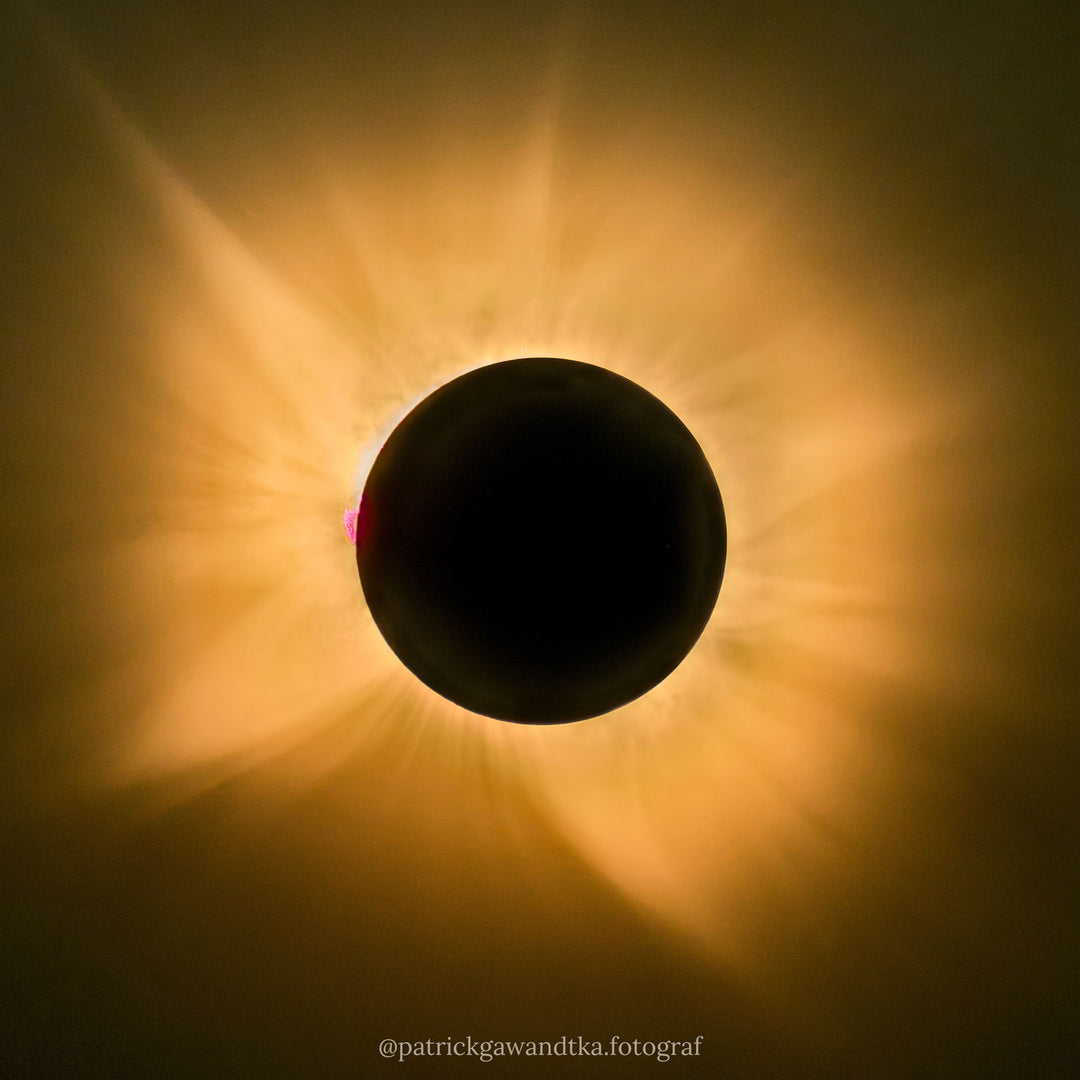 What Happened Behind the Eclipse Photos