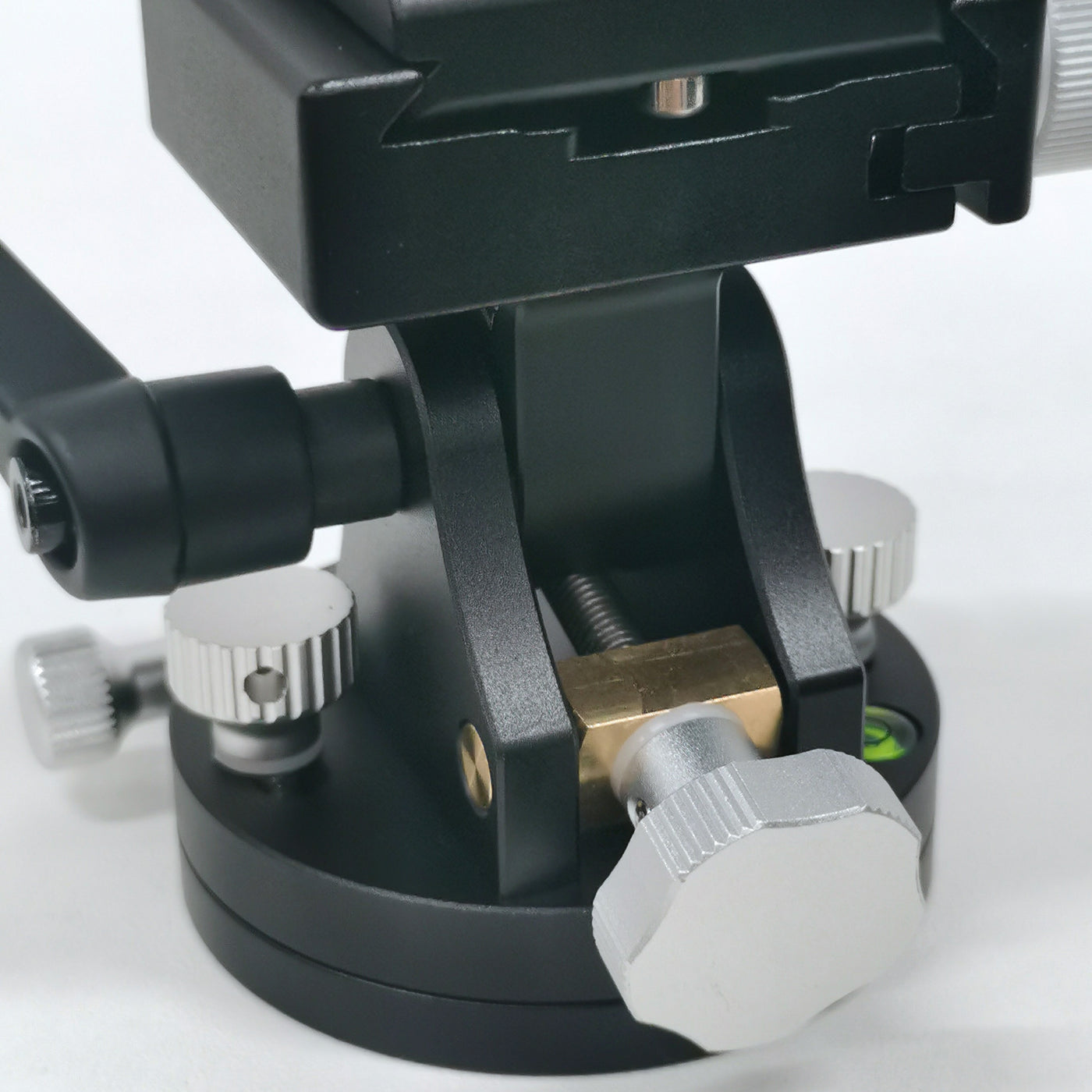 Wedge for precise polar alignment