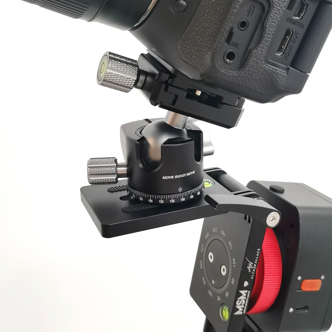 Low Gravity Compact Ball Head