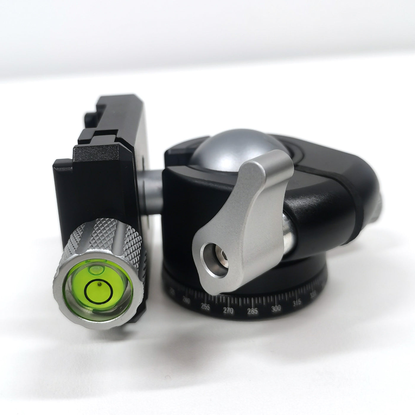 Low Gravity Compact Ball Head