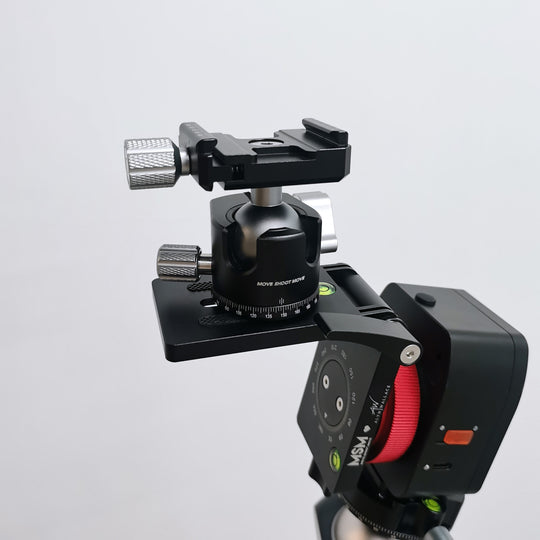 Low Gravity Compact Ball Head