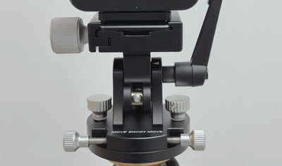 Wedge for precise polar alignment